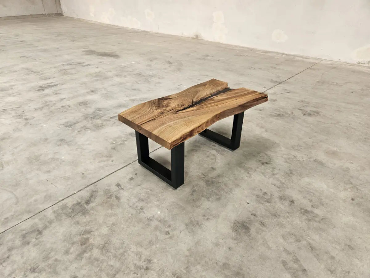 Couchtisch Kaman mit Epoxidharz 