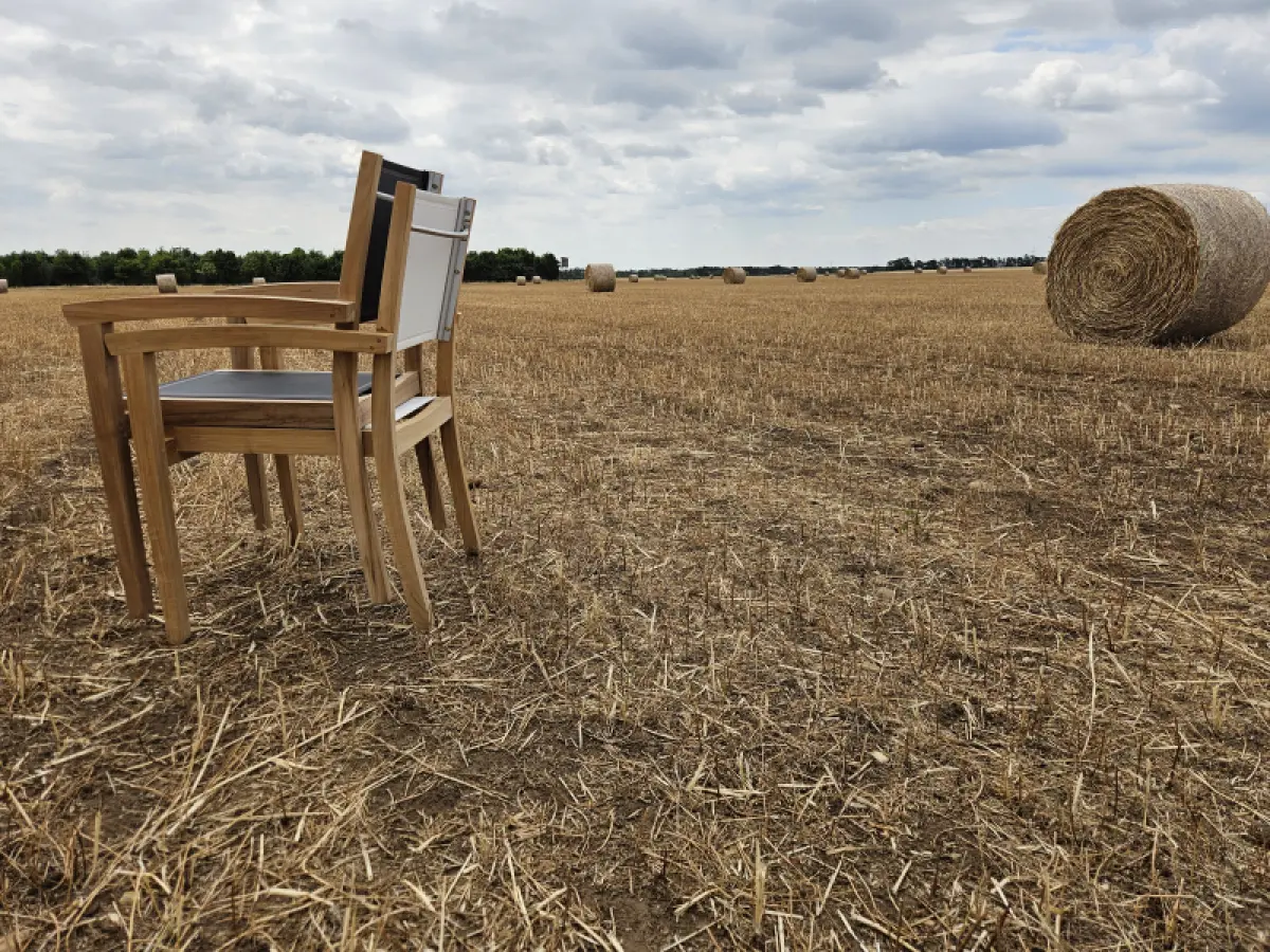 Garten Stapelstuhl aus Teakholz Hugo Schwarz