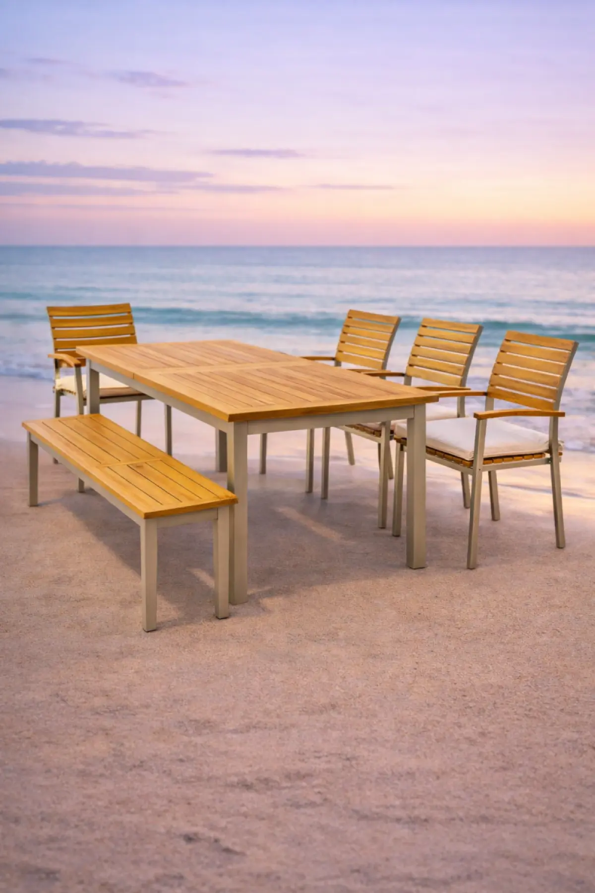 Garten-Stapelstuhl aus Teakholz Memory mit Armlehne 