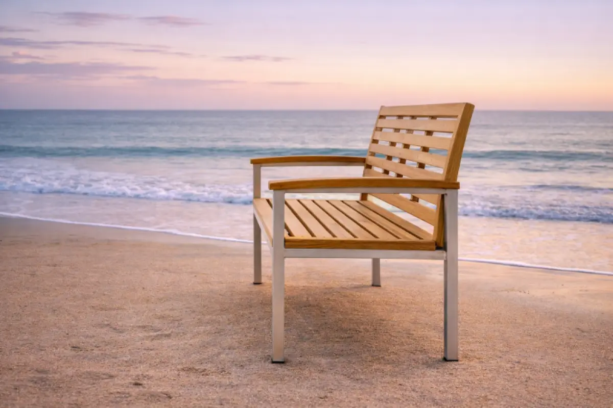 Gartenbank aus Teakholz Memory mit Armlehne 