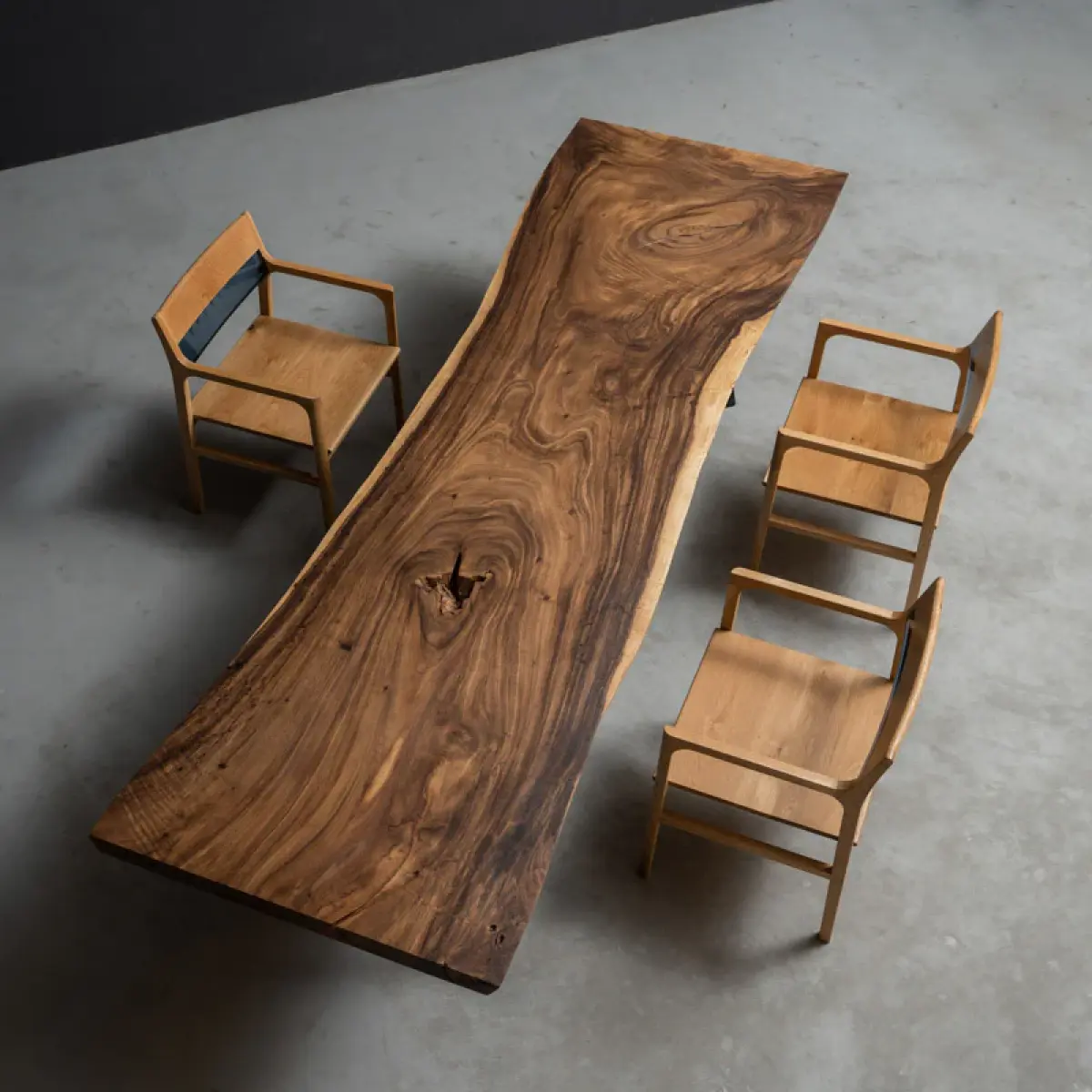 Massivholztisch Swaro Natur Kantig