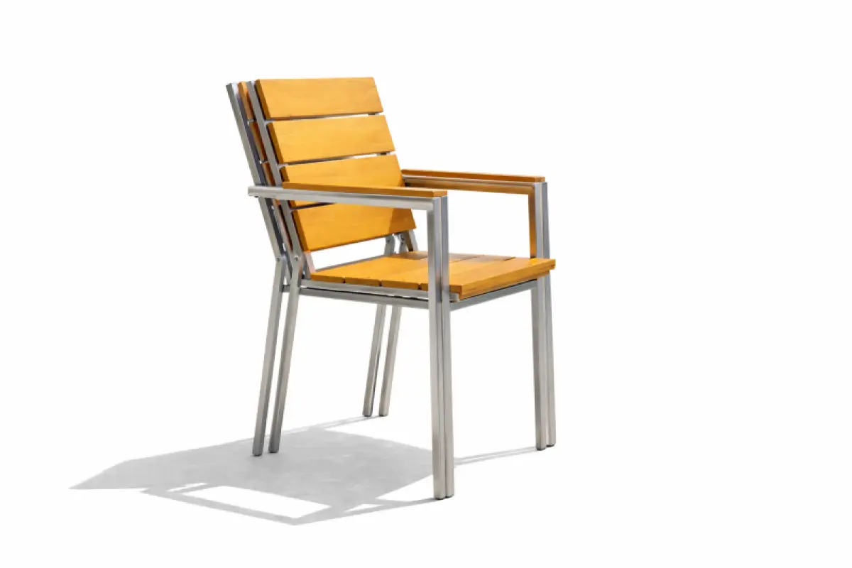 Stapelstuhl Kepa mit Arm