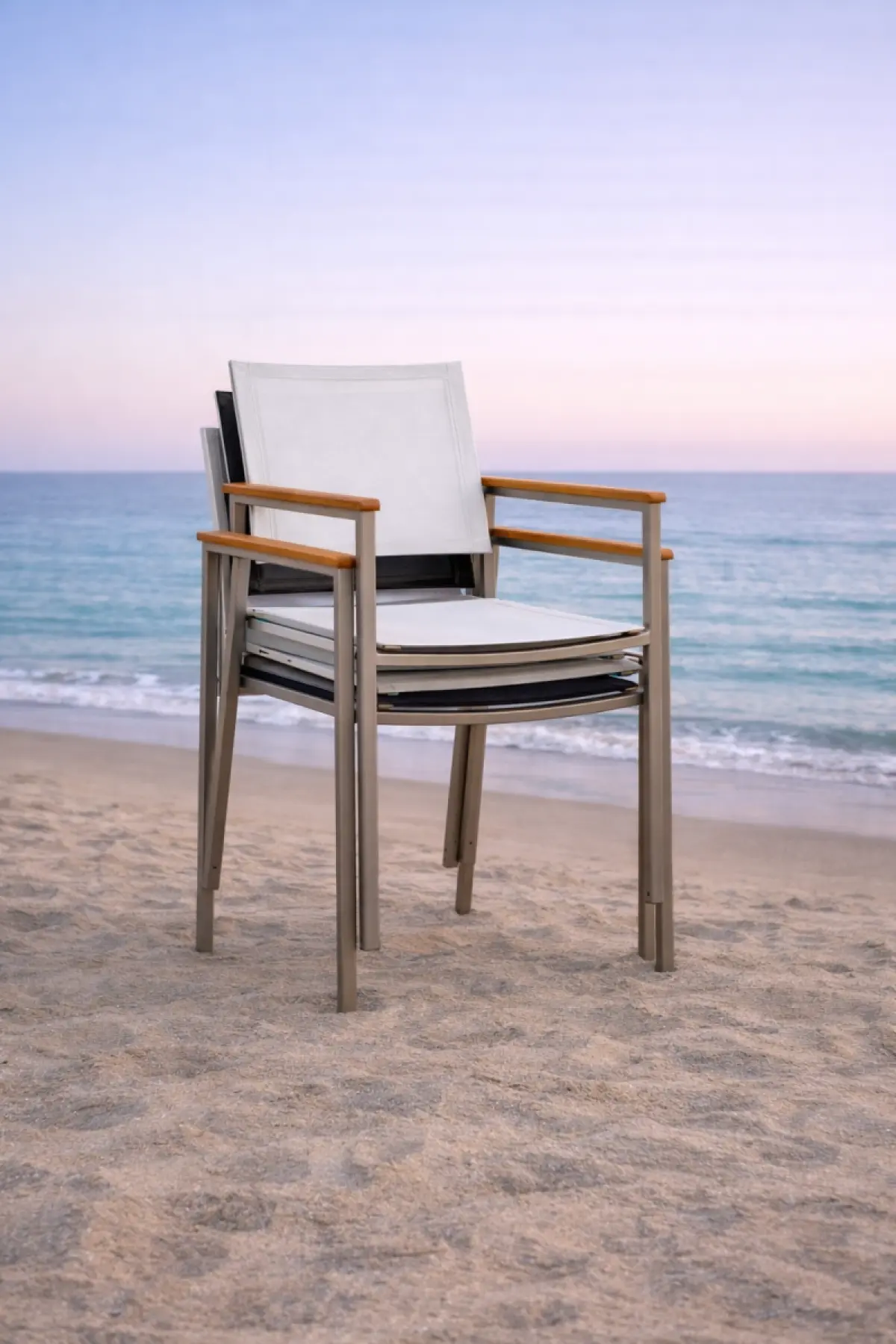 Stapelstuhl Noah Grau