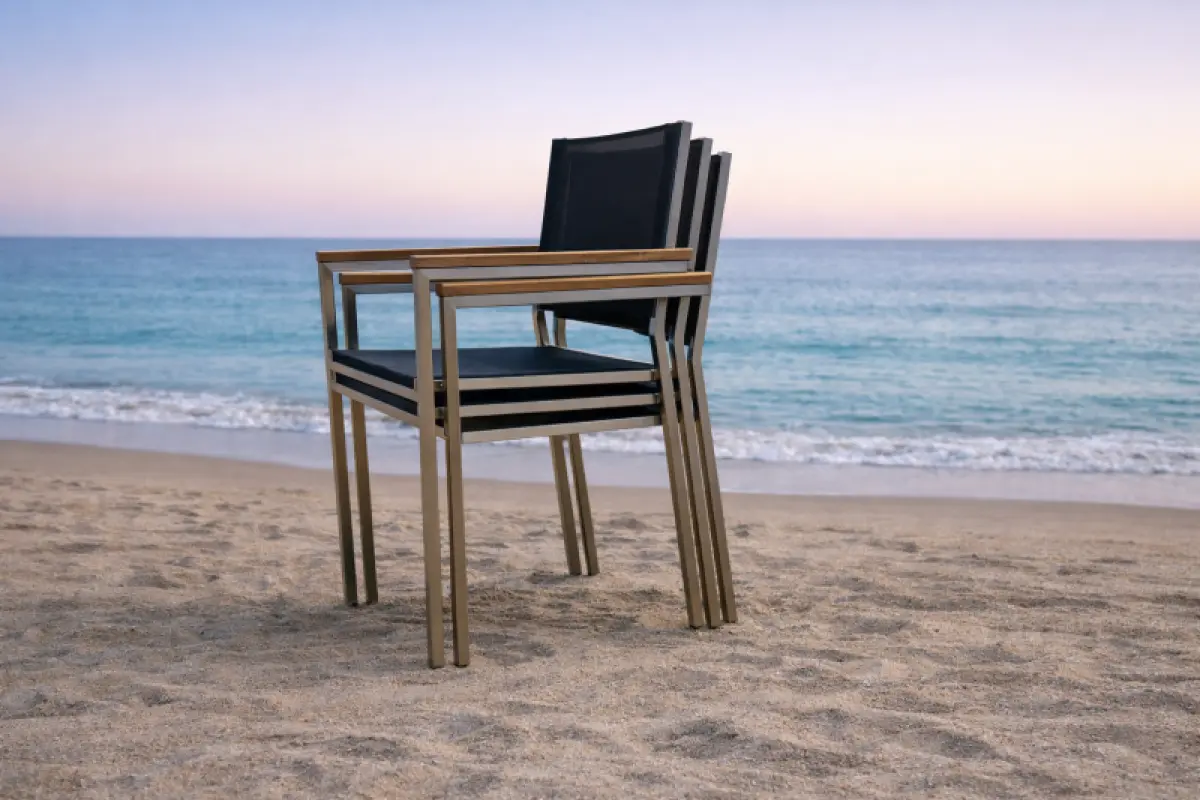 Stapelstuhl Noah Schwarz